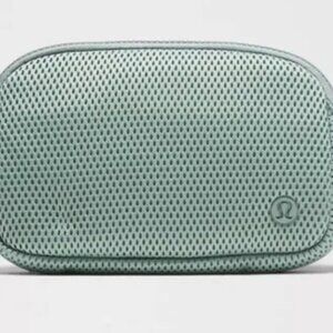 Lululemon Everywhere Belt Bag Knit Mesh